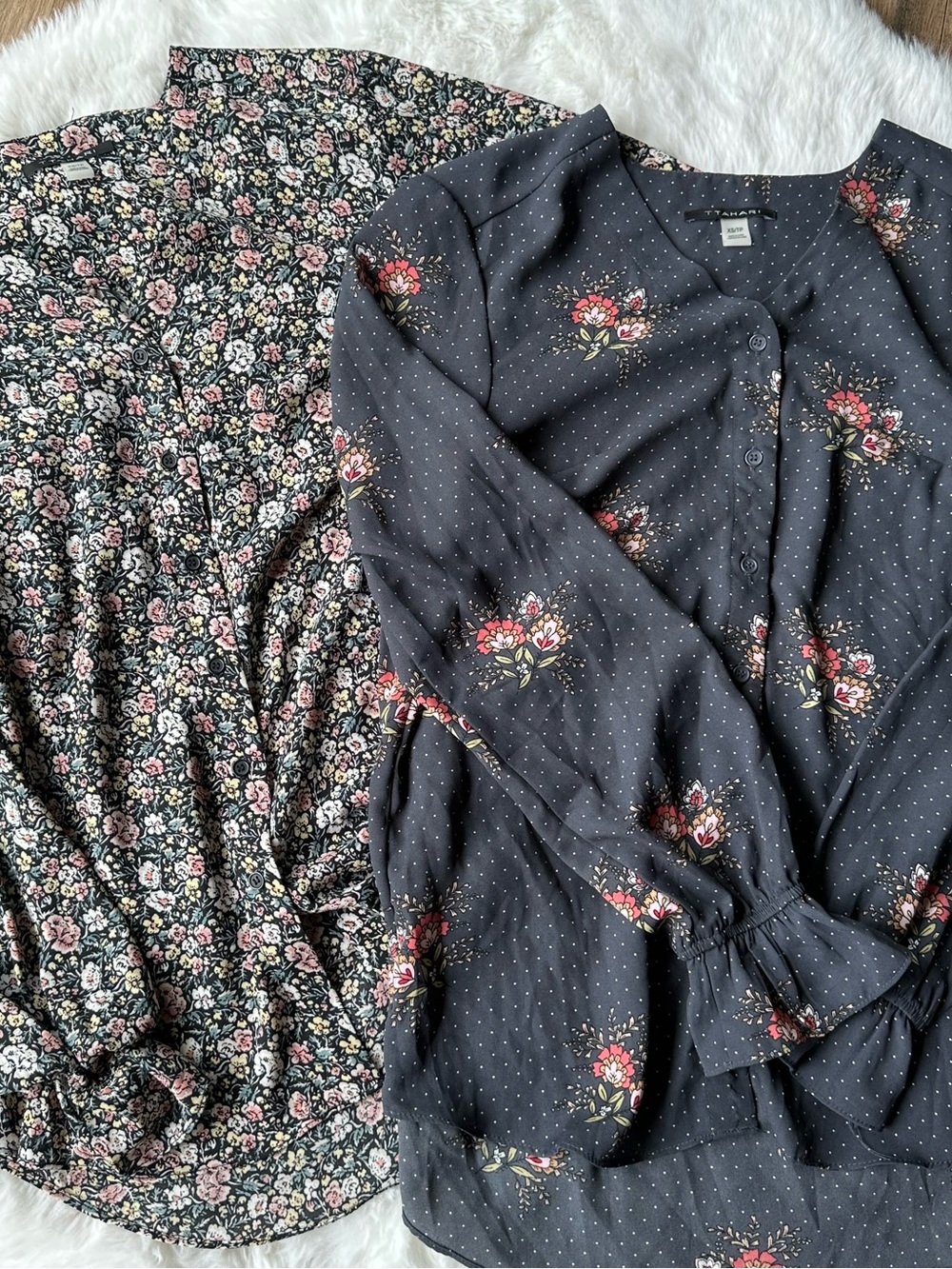2 Tahari Floral and Polka Dot Bell Sleeve tops blouses XS